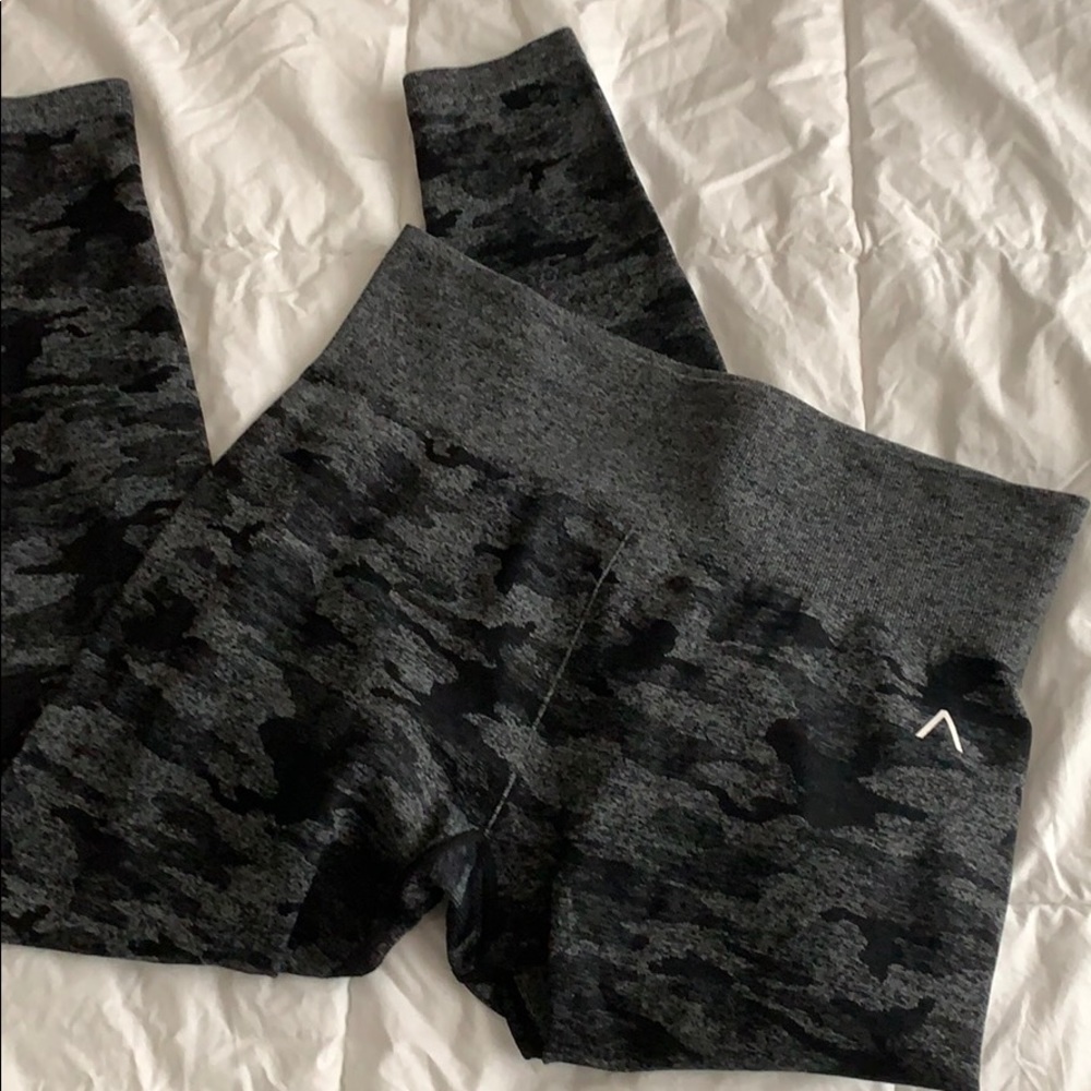 ACTA black camo seamless leggings